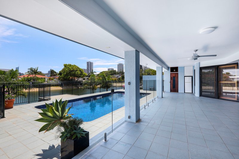 Photo - 10 Rebecca Court, Broadbeach Waters QLD 4218 - Image 2