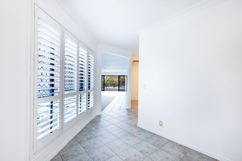 Photo - 10 Rebecca Court, Broadbeach Waters QLD 4218 - Image 3