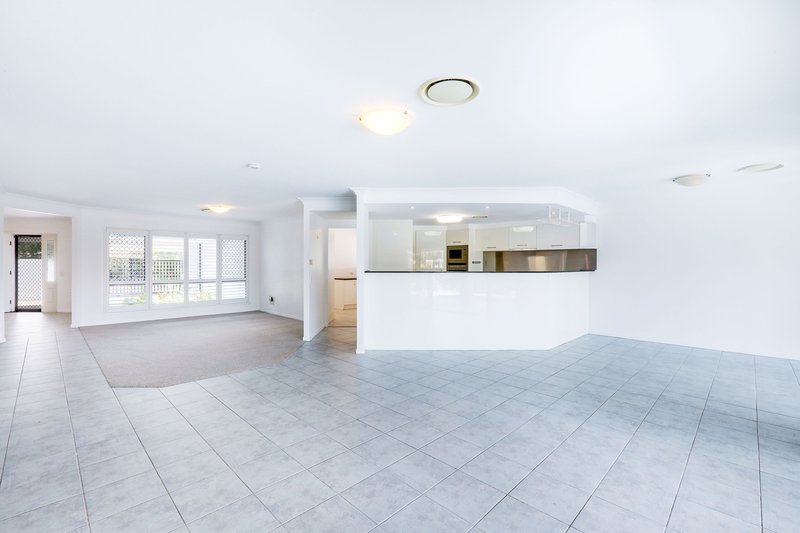 Photo - 10 Rebecca Court, Broadbeach Waters QLD 4218 - Image 7