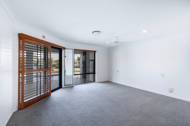 Photo - 10 Rebecca Court, Broadbeach Waters QLD 4218 - Image 11