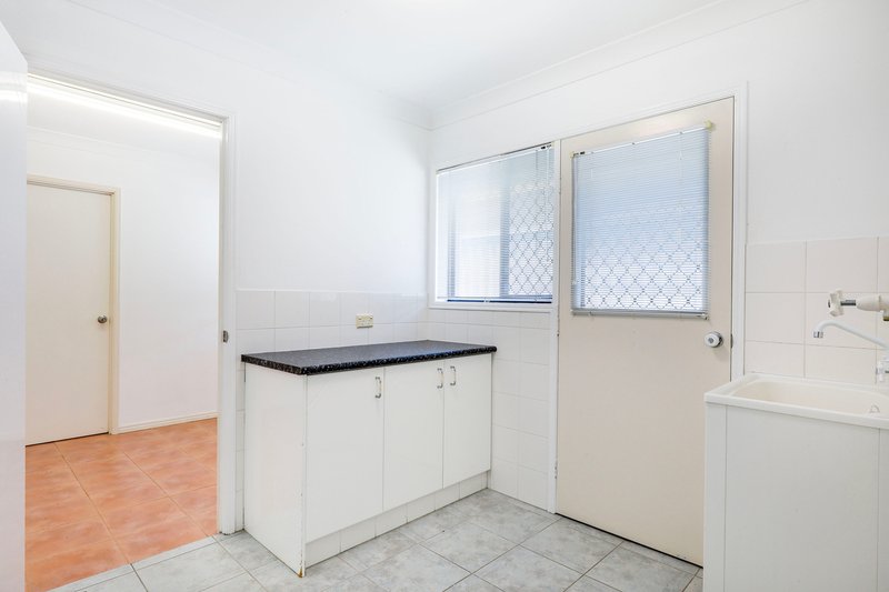 Photo - 10 Rebecca Court, Broadbeach Waters QLD 4218 - Image 18