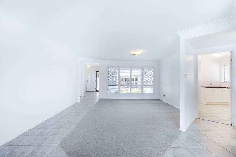 Photo - 10 Rebecca Court, Broadbeach Waters QLD 4218 - Image 19