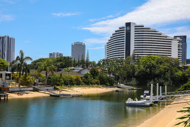 Photo - 10 Rebecca Court, Broadbeach Waters QLD 4218 - Image 24