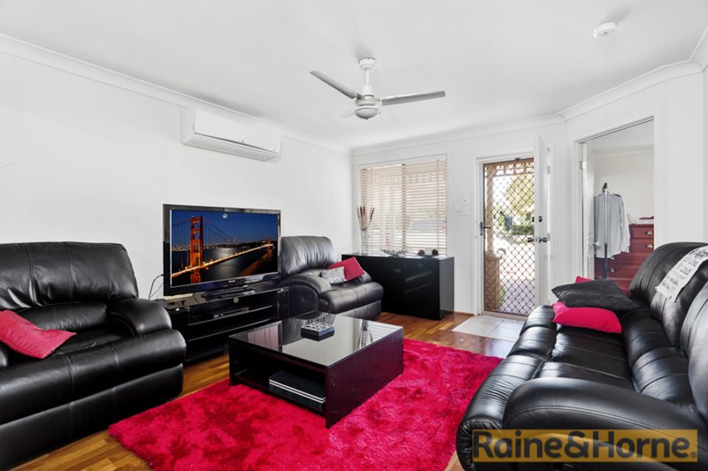 Photo - 10 Rebecca Court, Rouse Hill NSW 2155 - Image 2