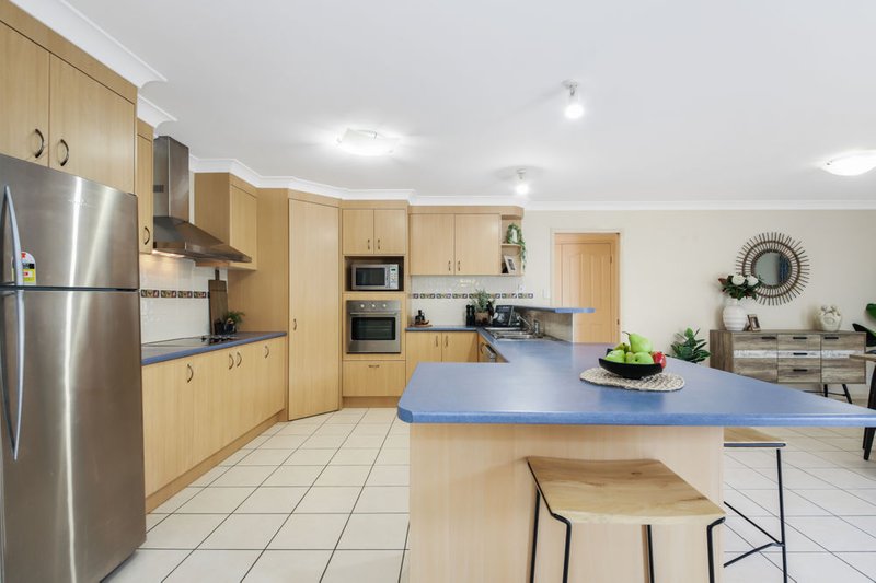 Photo - 10 Redford Crescent, Mcdowall QLD 4053 - Image 8