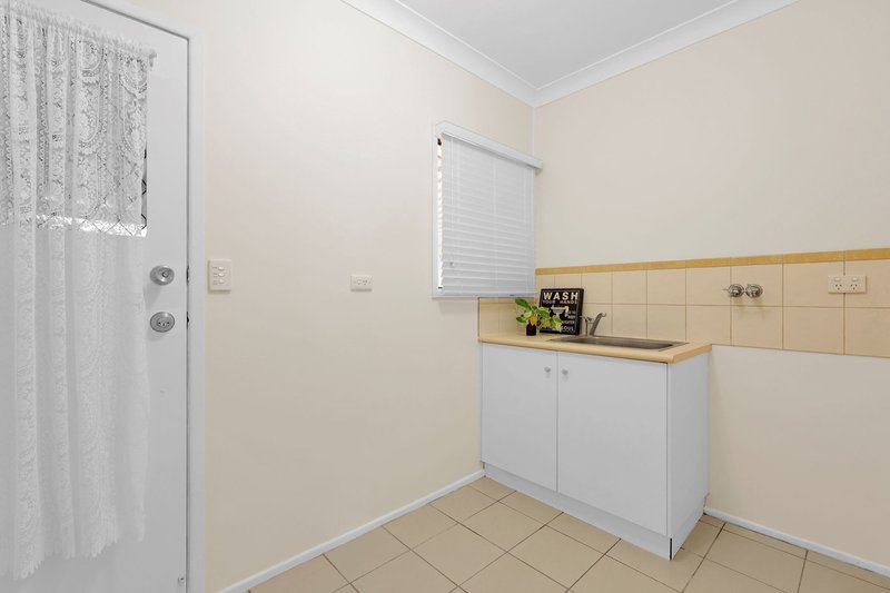 Photo - 10 Regent Street, Darling Heights QLD 4350 - Image 16