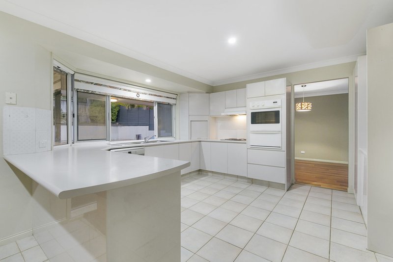 Photo - 10 Rembrandt Way, Mackenzie QLD 4156 - Image 5