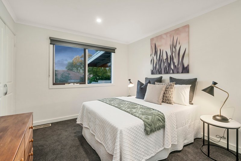 Photo - 10 Renbold Place, Mulgrave VIC 3170 - Image 11