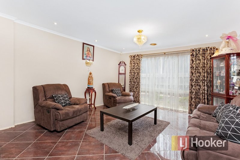 Photo - 10 Rendell Place, Hampton Park VIC 3976 - Image 6