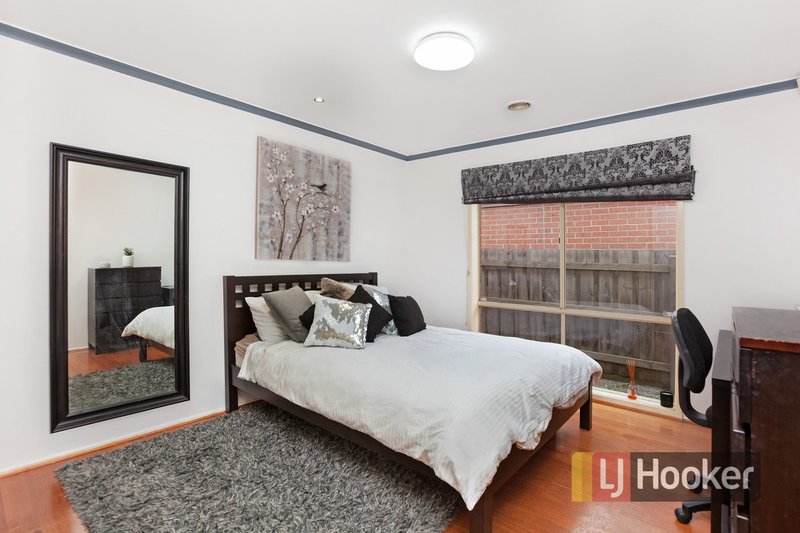 Photo - 10 Rendell Place, Hampton Park VIC 3976 - Image 10