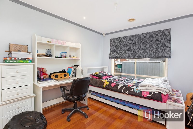 Photo - 10 Rendell Place, Hampton Park VIC 3976 - Image 11