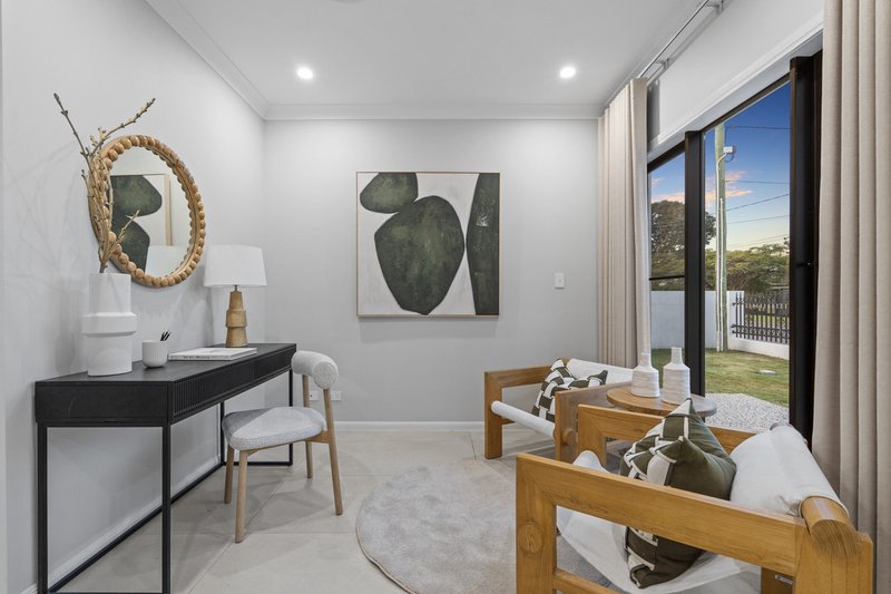 Photo - 10 Renniks Street, Sunnybank QLD 4109 - Image 3