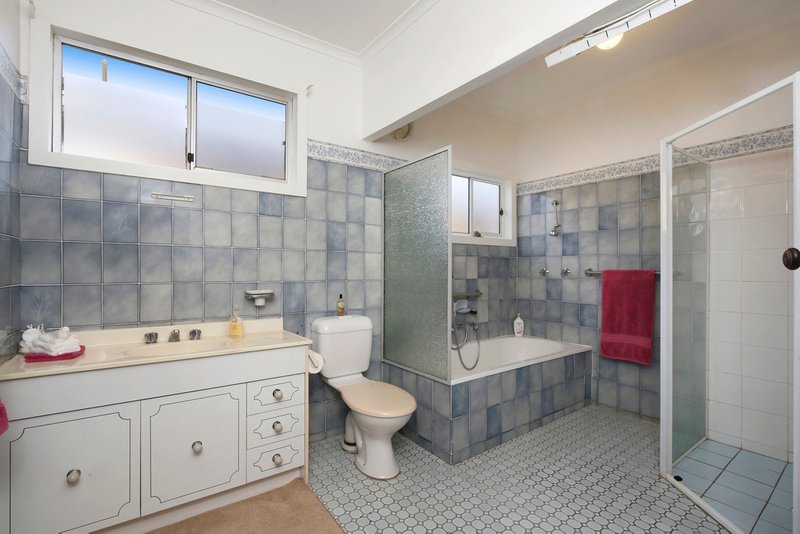 Photo - 10 Restella Avenue, Davistown NSW 2251 - Image 6