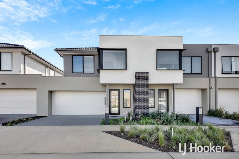 Photo - 10 Rhumerie Close, Clyde North VIC 3978 - Image 2