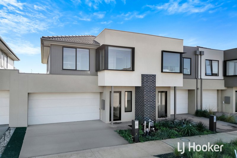 Photo - 10 Rhumerie Close, Clyde North VIC 3978 - Image 3
