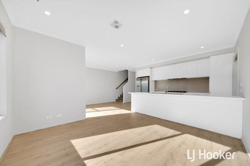 Photo - 10 Rhumerie Close, Clyde North VIC 3978 - Image 7