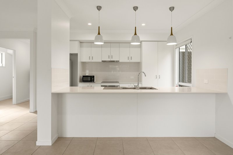 Photo - 10 Riverina Court, Nerang QLD 4211 - Image 4