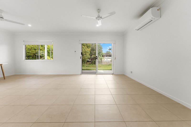 Photo - 10 Riverina Court, Nerang QLD 4211 - Image 5