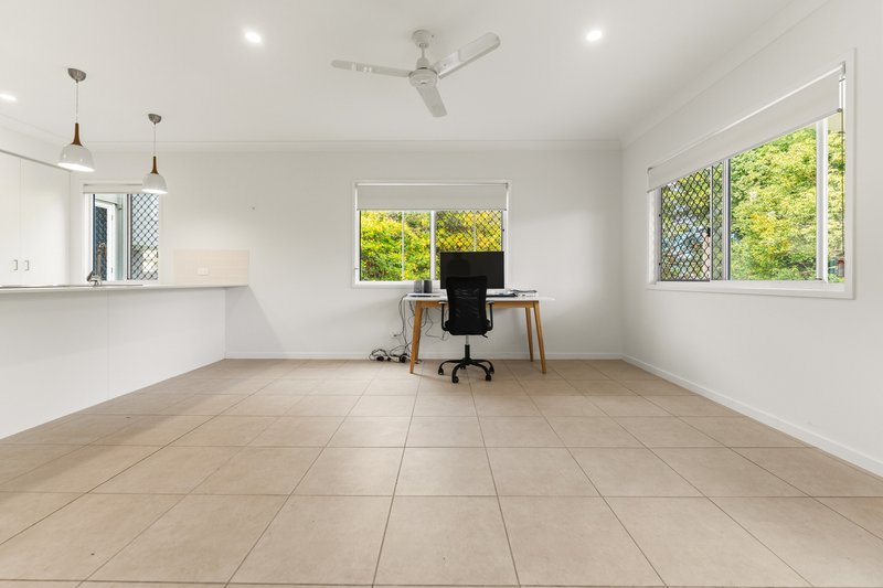 Photo - 10 Riverina Court, Nerang QLD 4211 - Image 6
