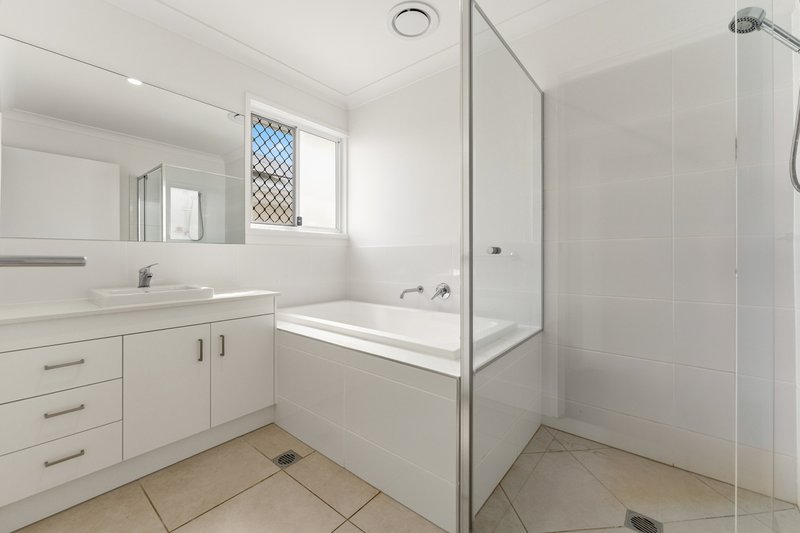 Photo - 10 Riverina Court, Nerang QLD 4211 - Image 9