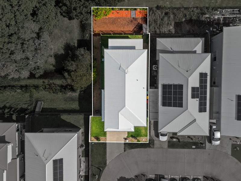 Photo - 10 Riverina Court, Nerang QLD 4211 - Image 13