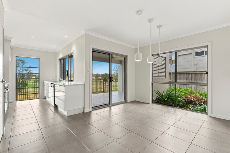Photo - 10 Riviera Court, Windaroo QLD 4207 - Image 3