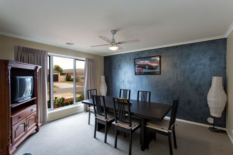 Photo - 10 Robilliard Way, Sebastopol VIC 3356 - Image 2