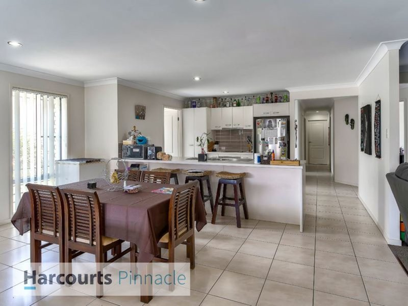 Photo - 10 Robinia Court, Morayfield QLD 4506 - Image 5