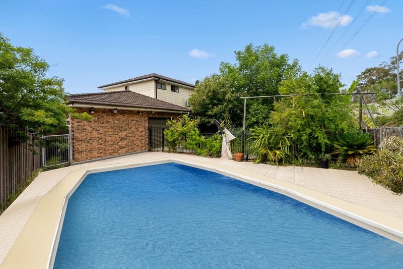 Photo - 10 Robinson Close, Lurnea NSW 2170 - Image 5