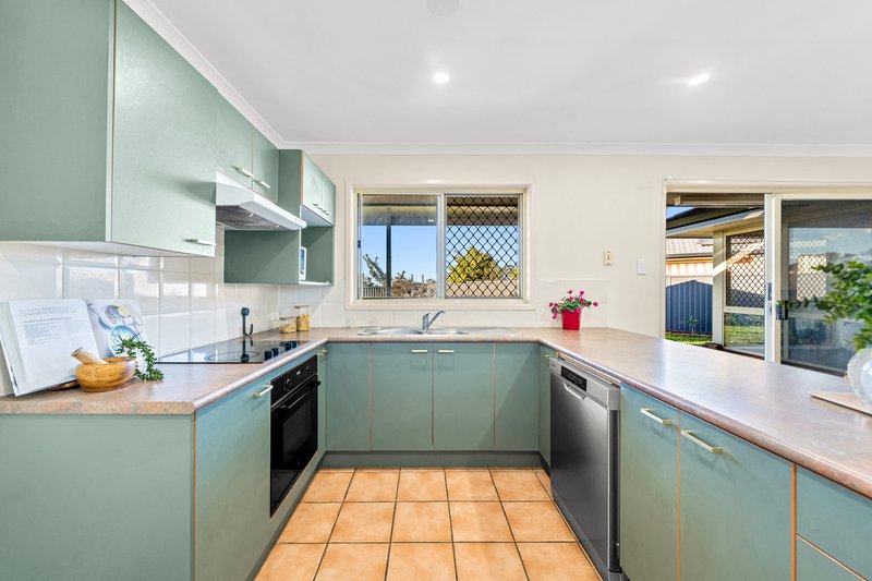 Photo - 10 Robinson Crescent, Runcorn QLD 4113 - Image 5