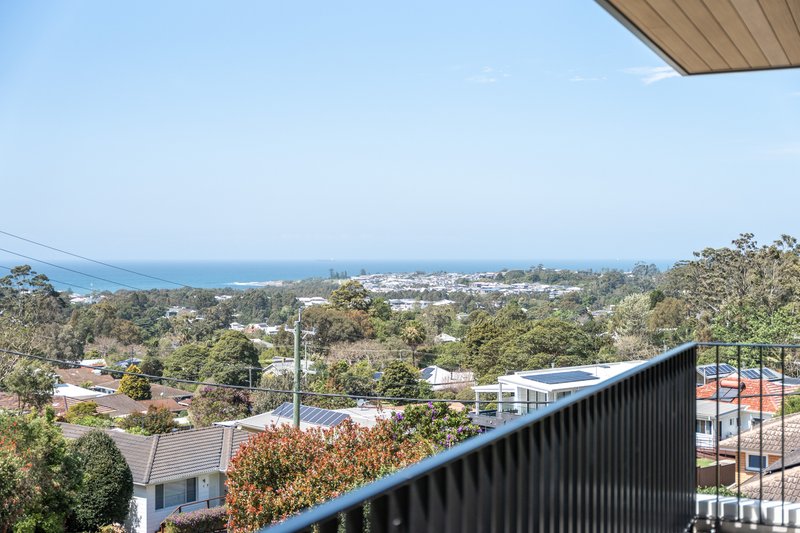Photo - 10 Robinsville Cres , Thirroul NSW 2515 - Image 5