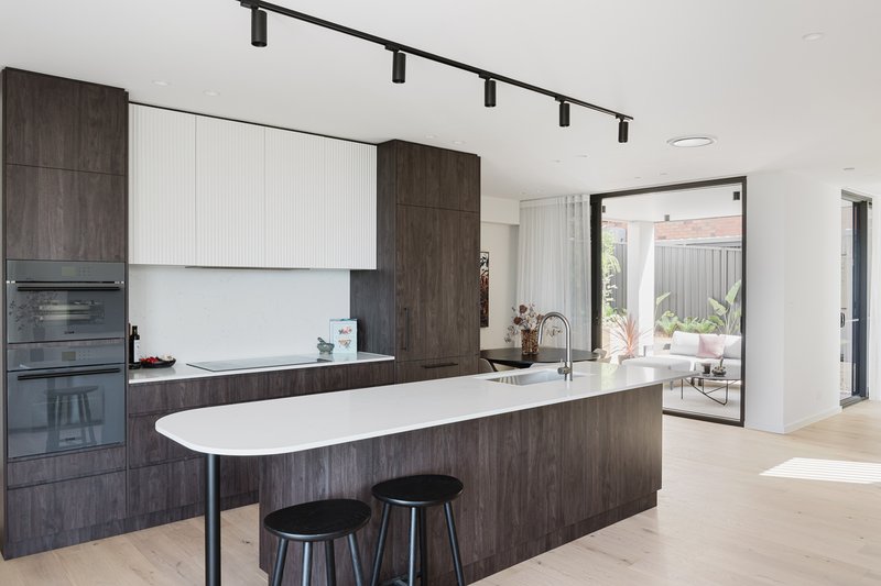 Photo - 10 Robinsville Cres , Thirroul NSW 2515 - Image 9