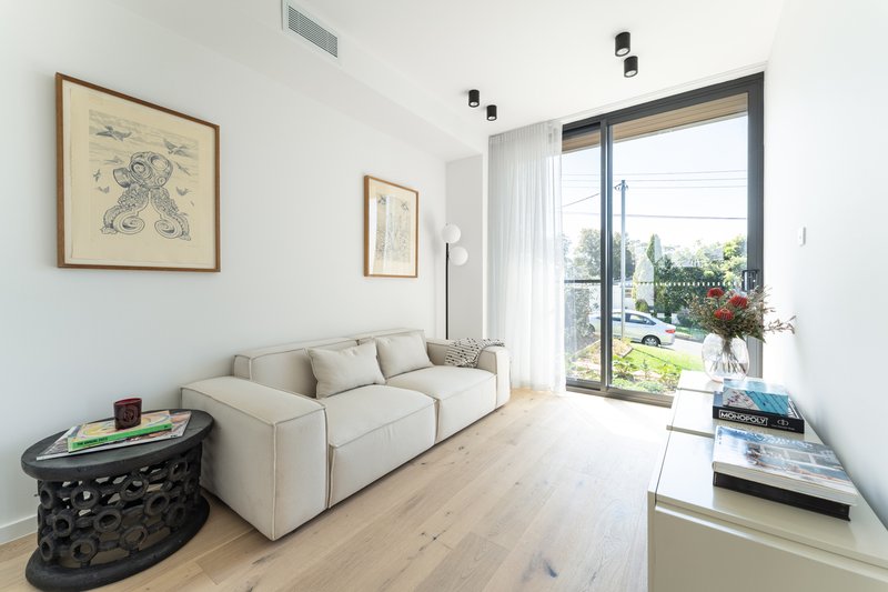 Photo - 10 Robinsville Cres , Thirroul NSW 2515 - Image 15