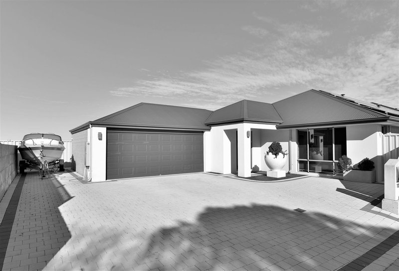 10 Roden Close, Madora Bay WA 6210