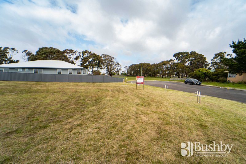 Photo - 10 Rose Avenue, George Town TAS 7253 - Image 4