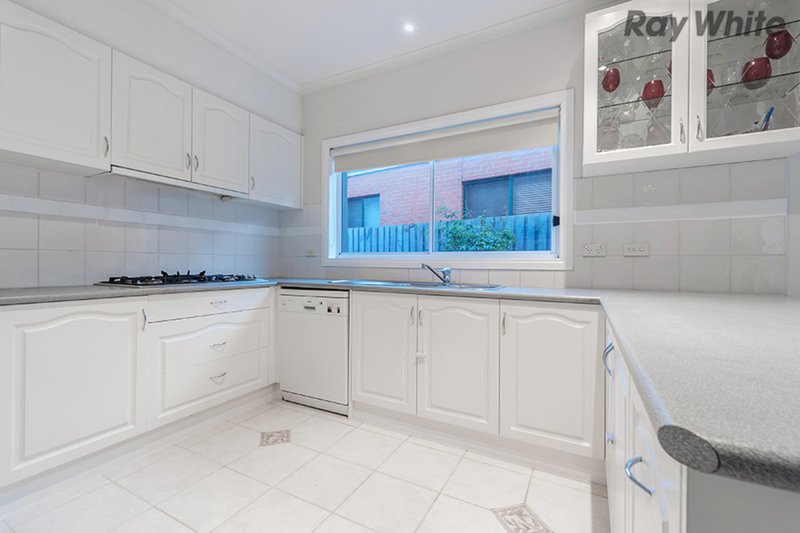 Photo - 10 Roseberry Avenue, Keilor Downs VIC 3038 - Image 3