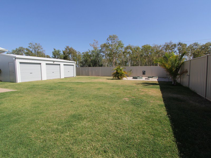 Photo - 10 Rosehill Road, Emerald QLD 4720 - Image 12