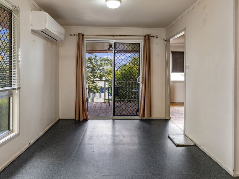 Photo - 10 Rosella Avenue, Townview QLD 4825 - Image 8