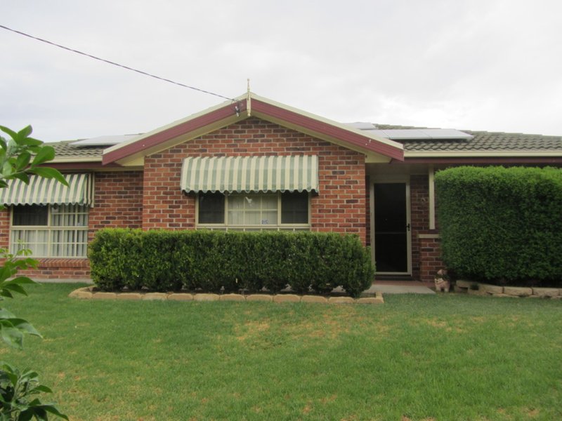 Photo - 10 Rosewood Close, Moree NSW 2400 - Image 3