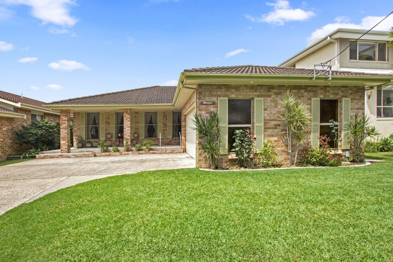 Photo - 10 Ross Avenue, Narrawallee NSW 2539 - Image 2