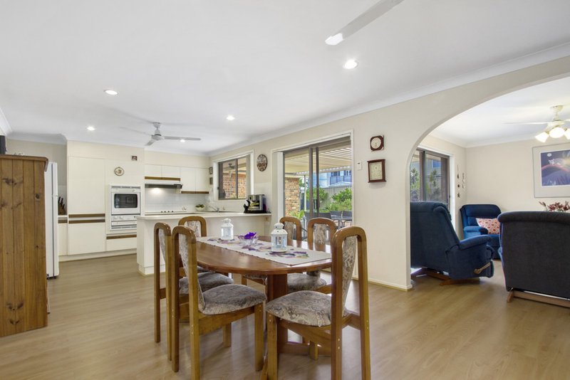 Photo - 10 Ross Avenue, Narrawallee NSW 2539 - Image 3