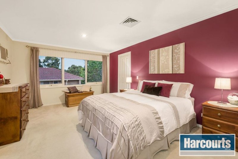 Photo - 10 Rothbury Court, Wantirna VIC 3152 - Image 6