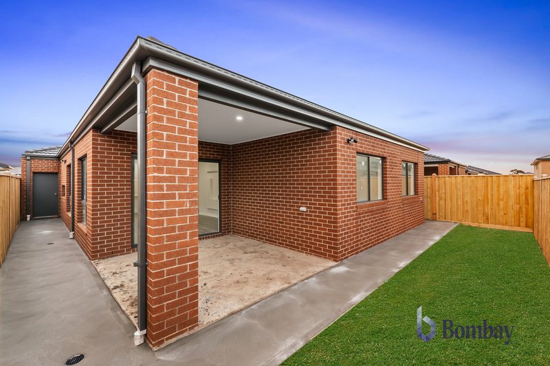 Photo - 10 Rotie Street, Wollert VIC 3750 - Image 10