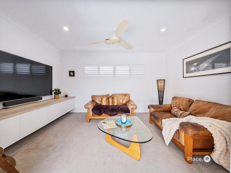 Photo - 10 Rowden Street, Beachmere QLD 4510 - Image 11