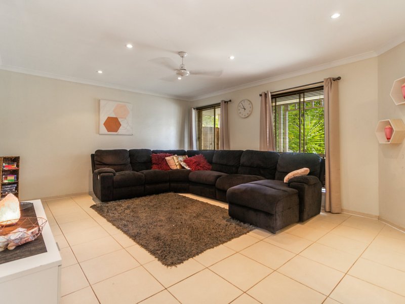 Photo - 10 Rowena Court, Boronia Heights QLD 4124 - Image 6