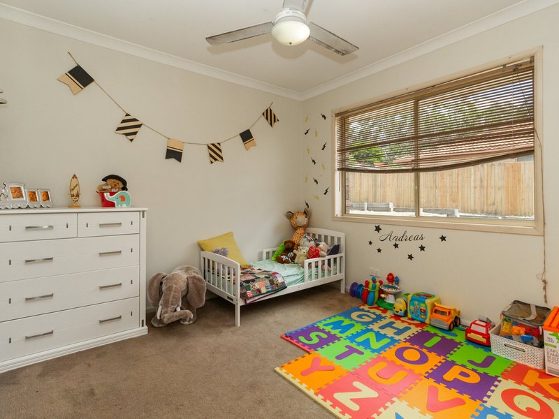 Photo - 10 Rowena Court, Boronia Heights QLD 4124 - Image 8