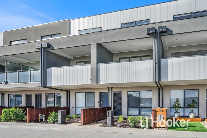 Photo - 10 Rubus Way, Pakenham VIC 3810 - Image 10