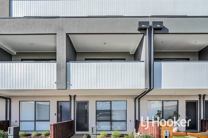 Photo - 10 Rubus Way, Pakenham VIC 3810 - Image 12