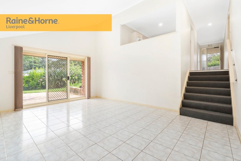 Photo - 10 Rudd Close, Casula NSW 2170 - Image 4