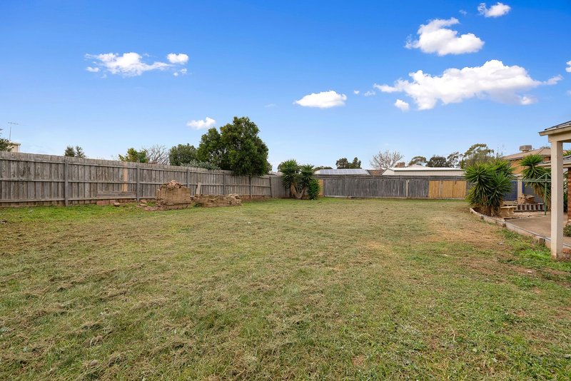 Photo - 10 Ruddick Place, Darley VIC 3340 - Image 23